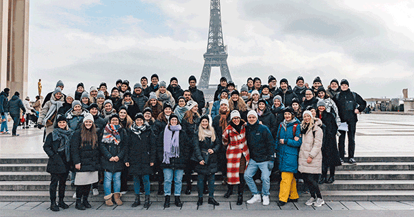 wirDesign Mitarbeitende feiern 40 Jahre wirDesign in Paris